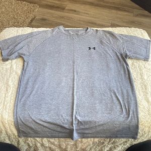 Under Armour Men’s shirt size medium gray